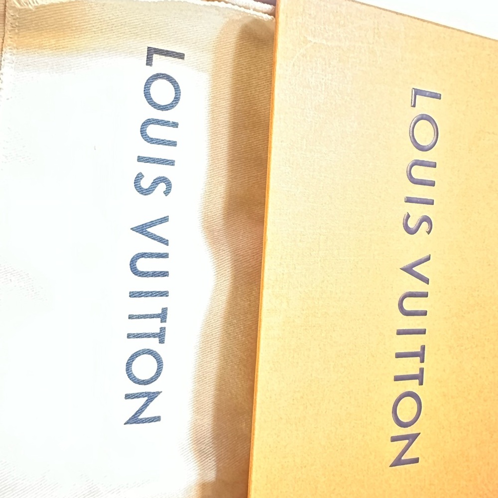 Louis Vuitton Sarah Wallet